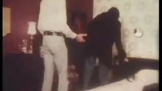 Chị chuyên Gia trong phim sech mi một hộp quà Giáng sinh cho c7e12 trước khi