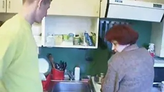 Hăm dọa một người vợ sech vung chom trẻ 2